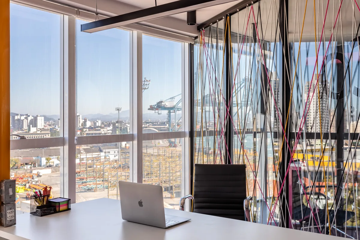 Escritório de Comex — negócios em Itajaí, SC, foto Mariana Koentopp (5/14)