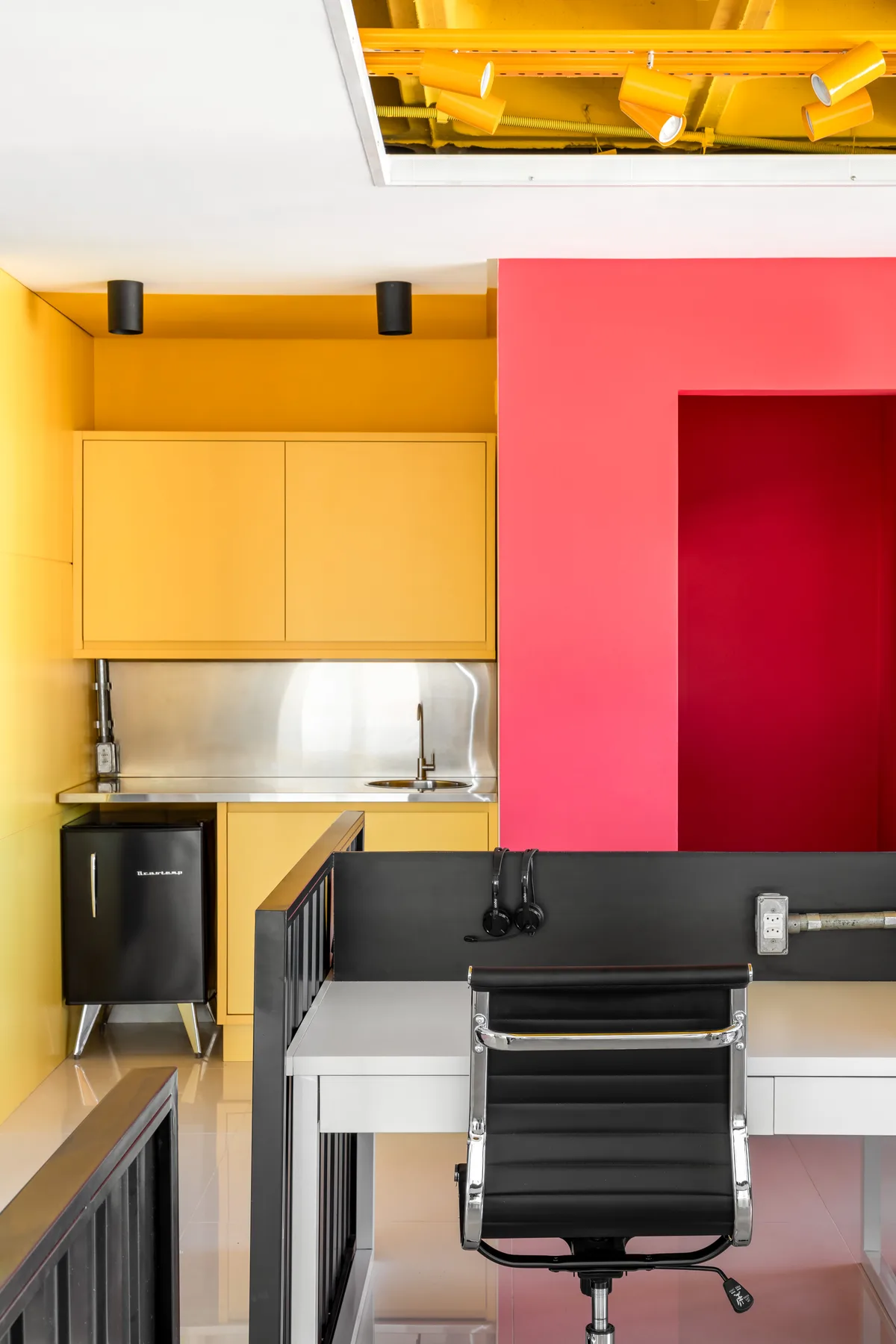 Escritório de Comex — negócios em Itajaí, SC, foto Mariana Koentopp (7/14)