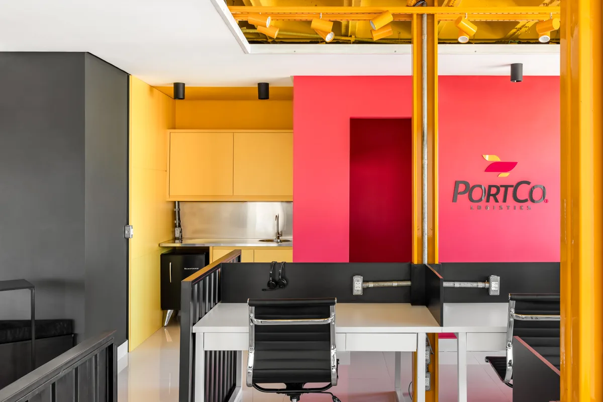 Escritório de Comex — negócios em Itajaí, SC, foto Mariana Koentopp (8/14)