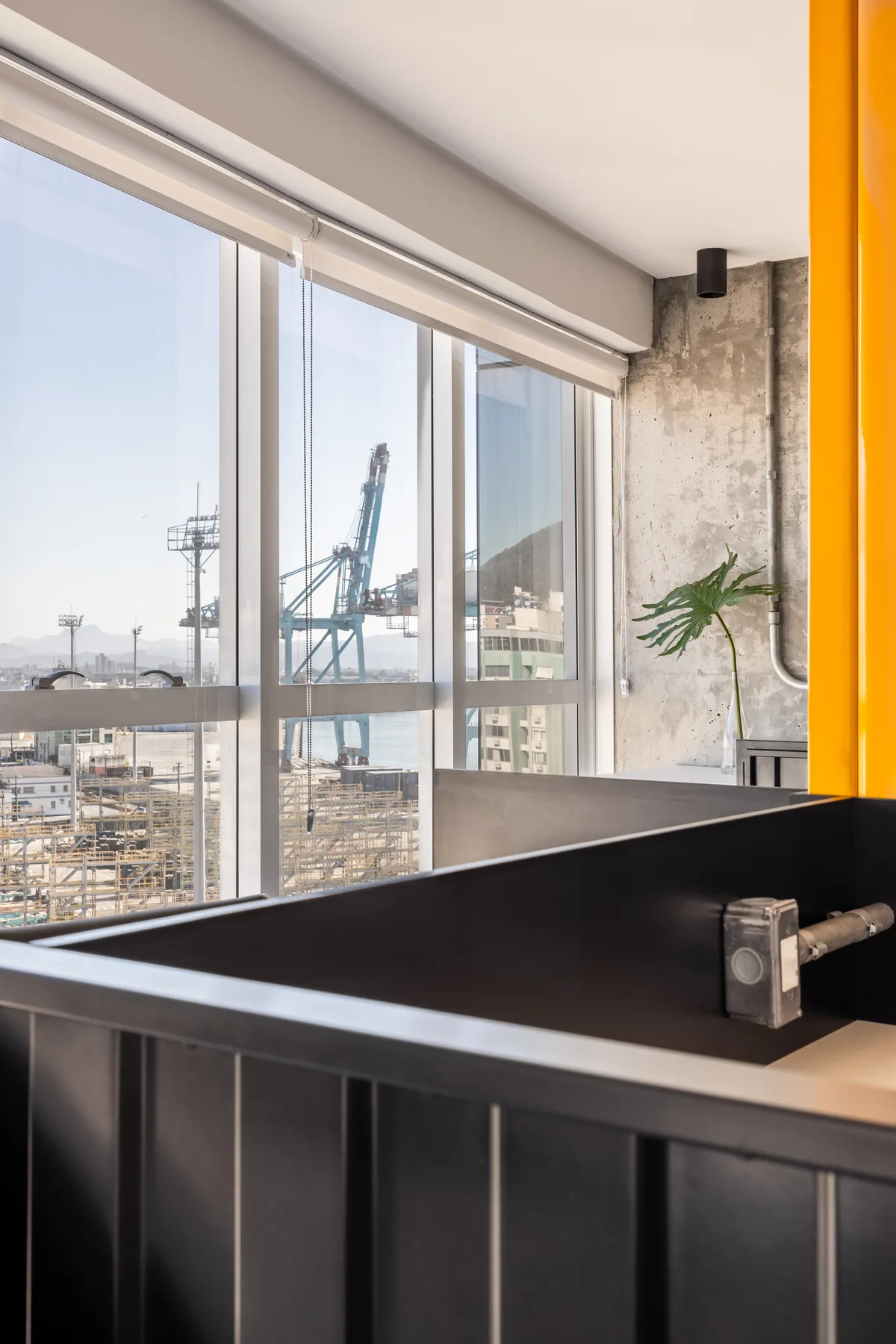 Escritório de Comex — negócios em Itajaí, SC, foto Mariana Koentopp (10/14)