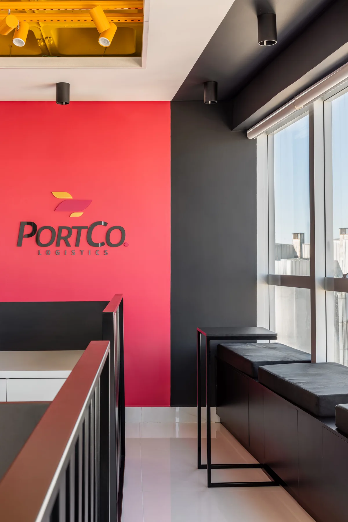 Escritório de Comex — negócios em Itajaí, SC, foto Mariana Koentopp (11/14)